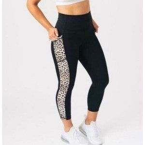 Zyia Active Leopard Pocket Brilliant Cropped Leggings Black